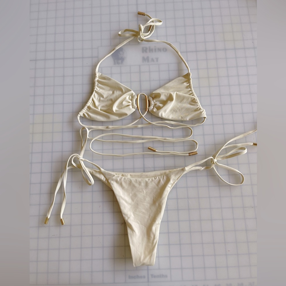 Cult Gaia/Monday Swimwear Ivory Bikini Set Size Small/Petite